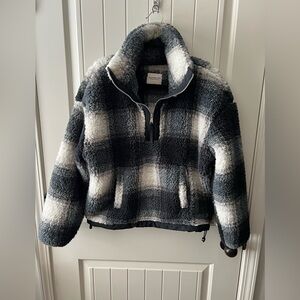 Abercrombie fleece half zip pullover size S only worn once
